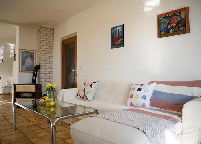 Claudia Lemon * Premantura