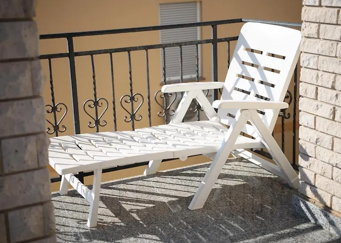 Claudia Lemon Prázdninový dům